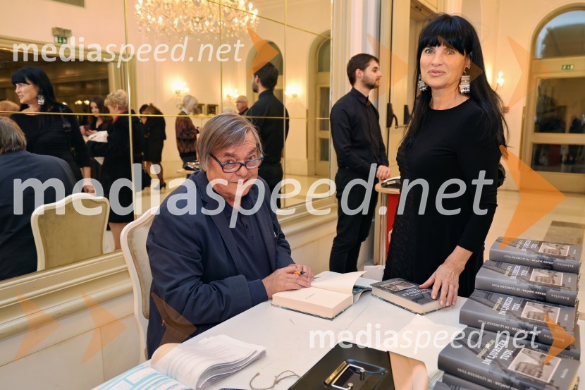  Drago Jančar, pisatelj; mag.  Helena  Cvikl, predavateljica na Fakulteti za turistične študijeJančarjev roman In ljubezen tudi na odru Drame SNG Maribor