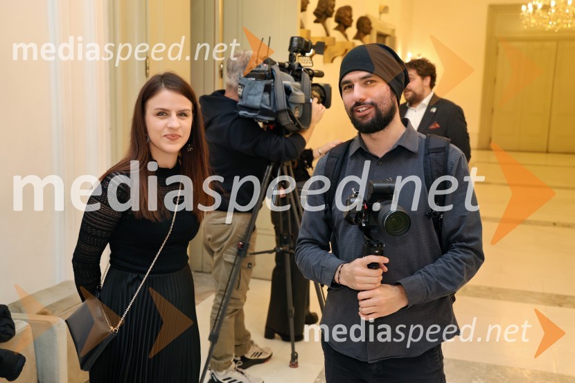  Dijana Božič, fotografinja;  ... Jančarjev roman In ljubezen tudi na odru Drame SNG Maribor