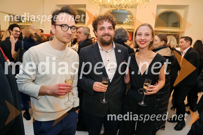  Matija Stipanič, igralec;  Luka Marcen, režiser;  Lara Ekar Grlj, koreografinjaJančarjev roman In ljubezen tudi na odru Drame SNG Maribor