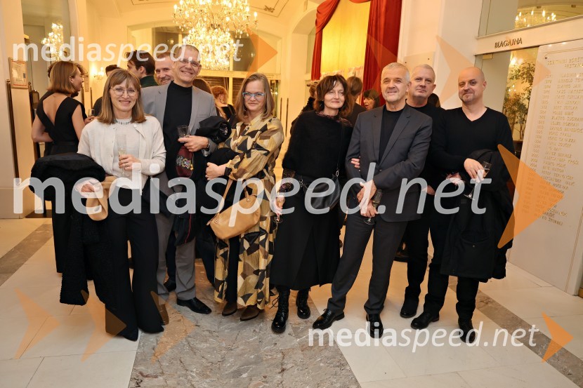  Sabina  Žaja;  Uroš Skuhala, direktor Območne enote Maribor Zavarovalnice TriglavJančarjev roman In ljubezen tudi na odru Drame SNG Maribor