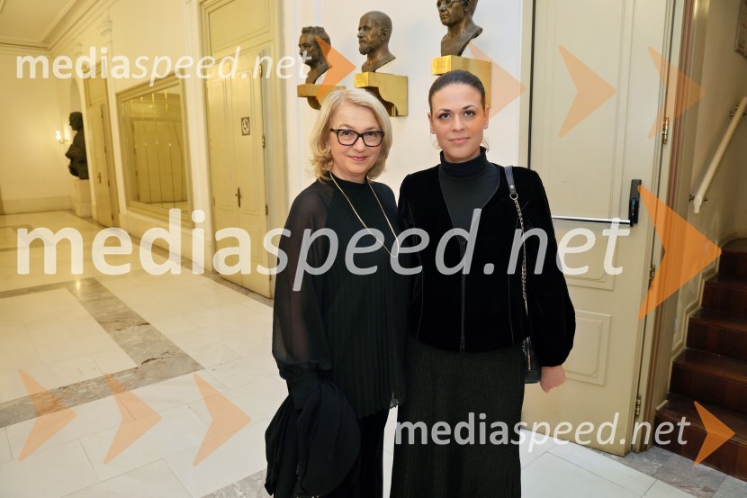  Mirjana Koren, direktorica, Pokrajinski muzej Maribor;  Emina  KorenJančarjev roman In ljubezen tudi na odru Drame SNG Maribor