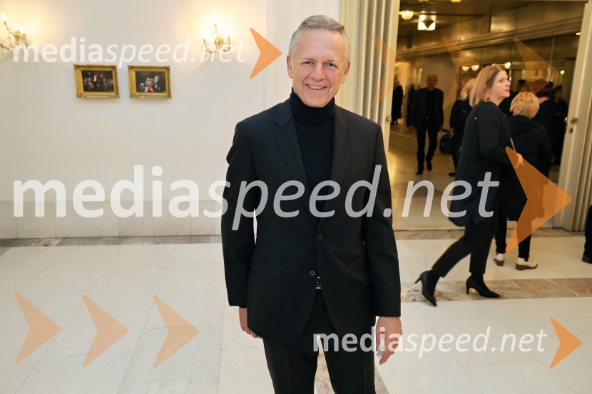  Andrej Kac, odvetnikJančarjev roman In ljubezen tudi na odru Drame SNG Maribor