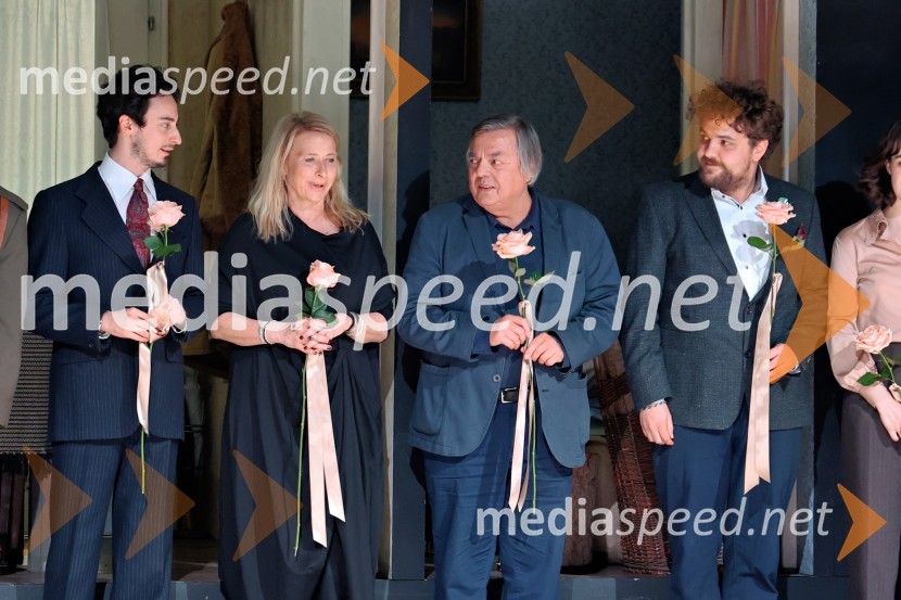  Žan Koprivnik, igralec;  Tatjana Doma, dramaturginja SLG Celje;  Drago Jančar, pisatelj;  Luka Marcen, režiserJančarjev roman In ljubezen tudi na odru Drame SNG Maribor