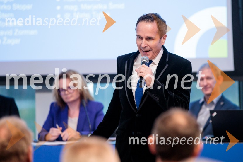 Ustanovni kongres Lotričeve stranke Fokus