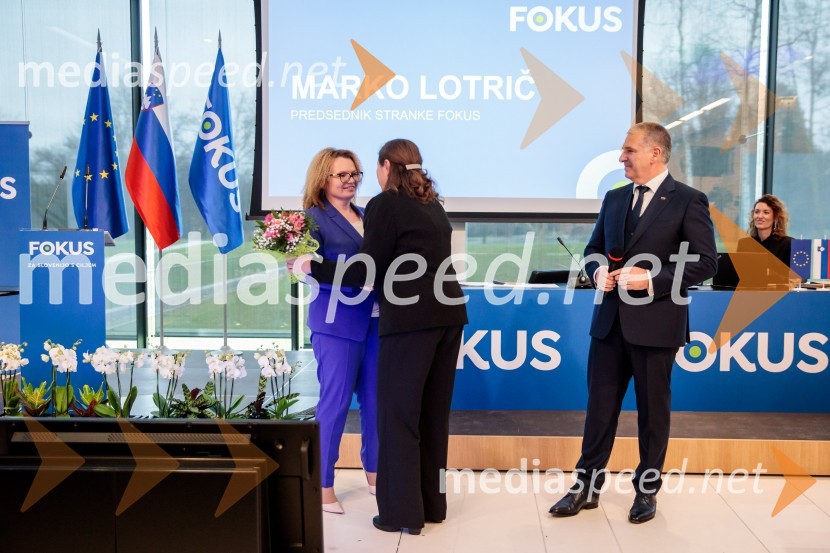  Monika Kirbiš Rojs, sekretarka, Državni svet;  Marko Lotrič, predsednik, Državni svetUstanovni kongres Lotričeve stranke Fokus