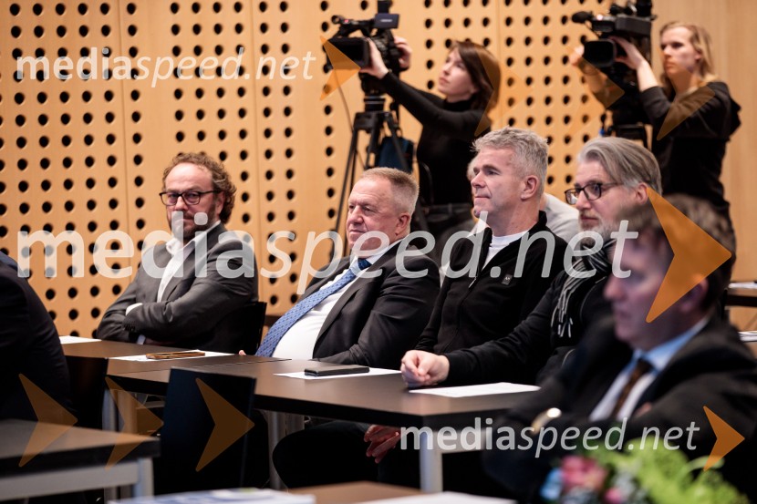  ... ;  Zdravko Počivalšek, nekdanji minister za gospodarski razvoj in tehnologijo;  ... ;  ... ;  ... ;  ... Ustanovni kongres Lotričeve stranke Fokus