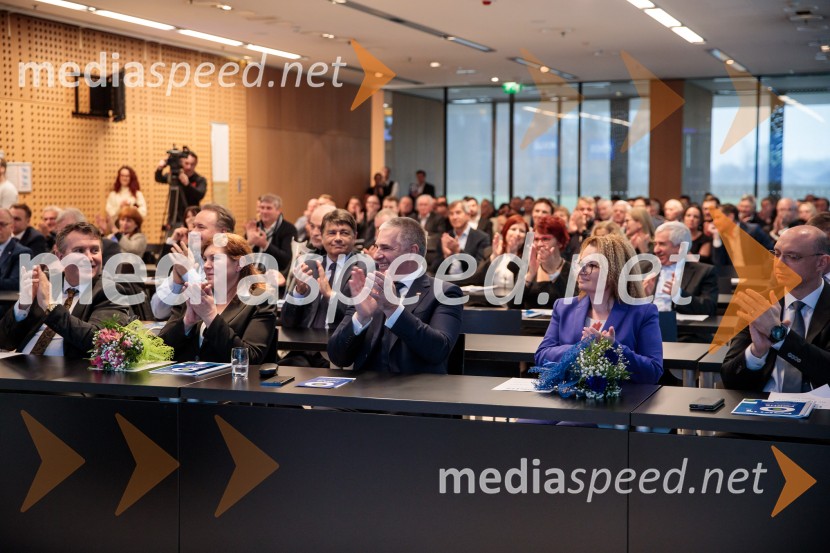  Marko Lotrič, predsednik, Državni svet;  Monika Kirbiš Rojs, sekretarka, Državni svetUstanovni kongres Lotričeve stranke Fokus