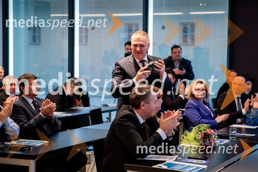 Ustanovni kongres Lotričeve stranke Fokus