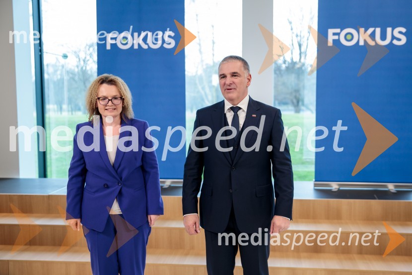  Monika Kirbiš Rojs, sekretarka, Državni svet;  Danilo Rošker, direktor SNG MariborUstanovni kongres Lotričeve stranke Fokus