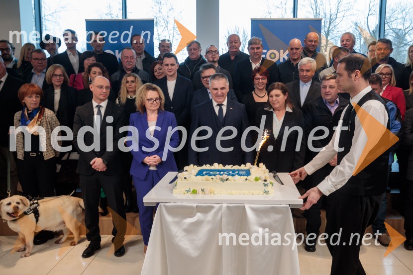  ... ;  Monika Kirbiš Rojs, sekretarka, Državni svet;  ... ;  Jani Hladnik, tekmovalni direktor tehničnih disciplinUstanovni kongres Lotričeve stranke Fokus