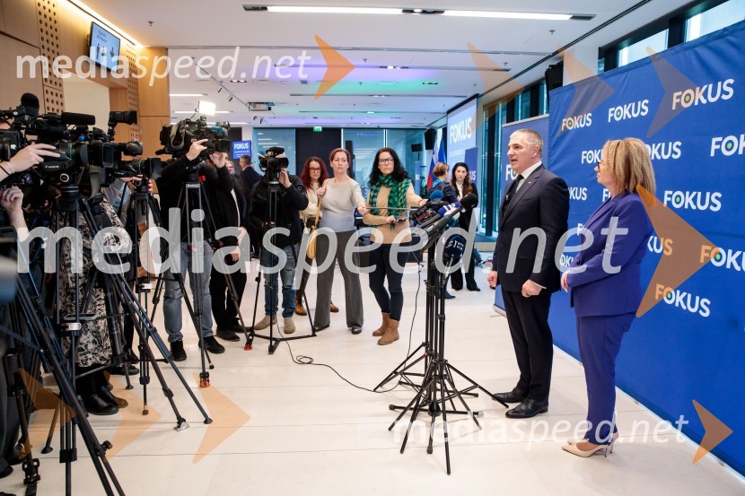  Marko Lotrič, predsednik, Državni svet;  Monika Kirbiš Rojs, sekretarka, Državni svetUstanovni kongres Lotričeve stranke Fokus