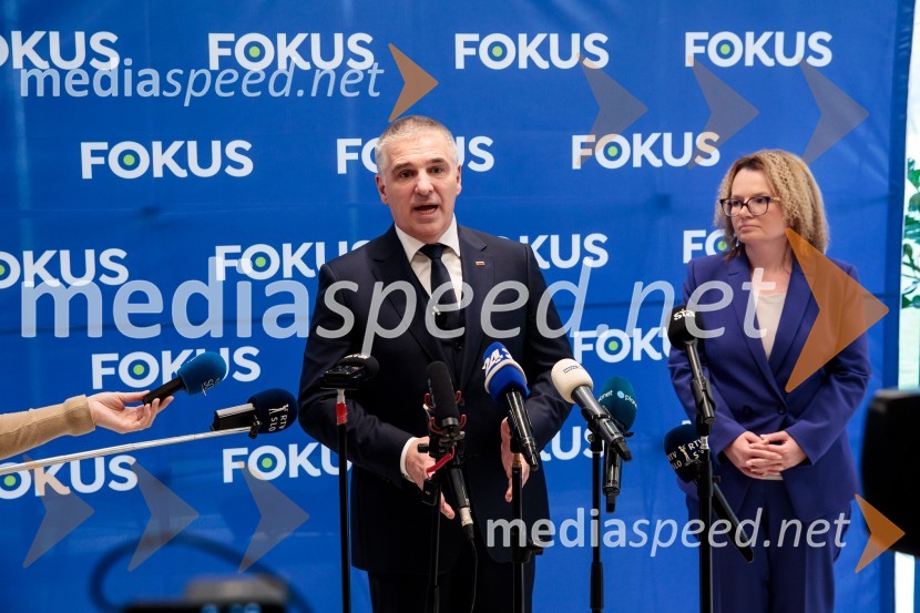  Marko Lotrič, predsednik, Državni svet;  Monika Kirbiš Rojs, sekretarka, Državni svetUstanovni kongres Lotričeve stranke Fokus