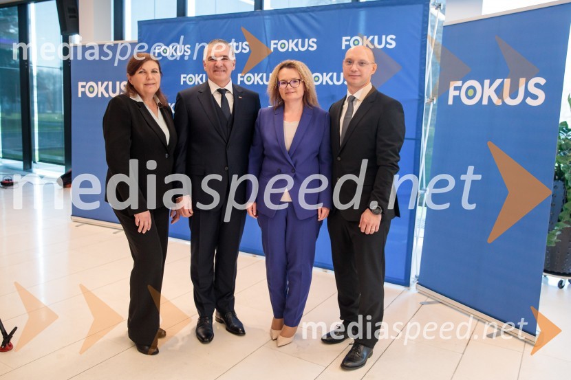  ... ;  Marko Lotrič, predsednik, Državni svet;  Monika Kirbiš Rojs, sekretarka, Državni svet;  ... Ustanovni kongres Lotričeve stranke Fokus