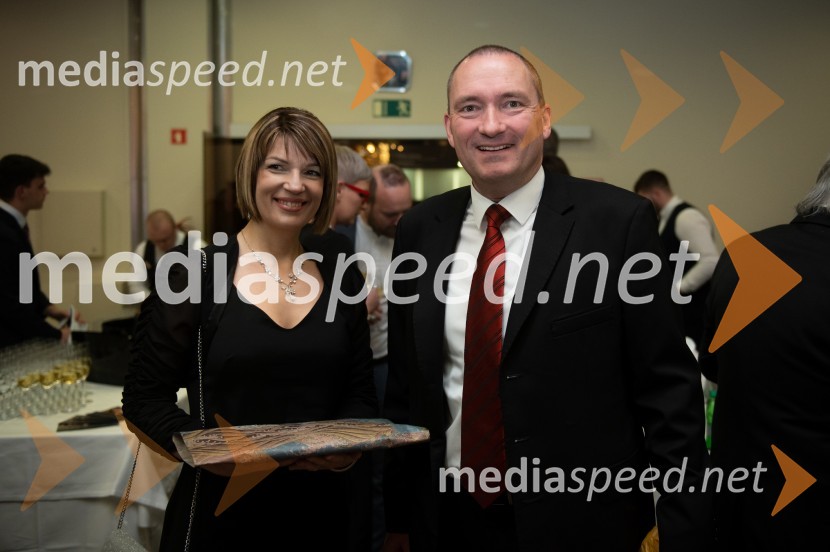  ... ; dr.  Jože  Podgoršek, agrarni ekonom in politik, minister za kmetijstvo, gozdarstvo in prehranoNina Polanec okronana za 28. Vinsko kraljico Slovenije