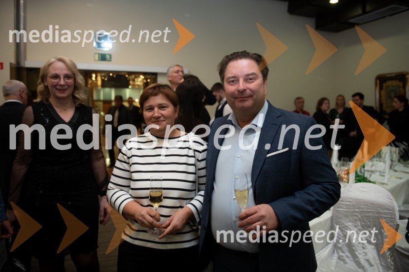 Nina Polanec okronana za 28. Vinsko kraljico Slovenije