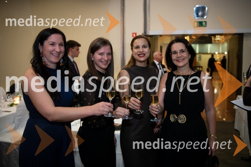 Nina Polanec okronana za 28. Vinsko kraljico Slovenije