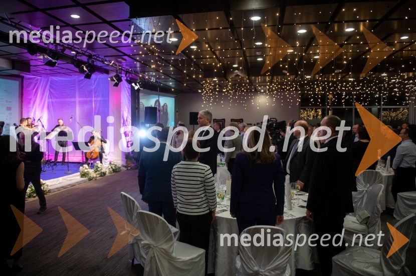 Nina Polanec okronana za 28. Vinsko kraljico Slovenije