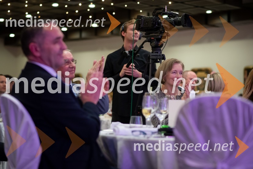 Nina Polanec okronana za 28. Vinsko kraljico Slovenije