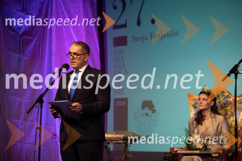  Ervin Kosi;  Sanja Ferjančič, 27. Vinska kraljica Slovenije 2024Nina Polanec okronana za 28. Vinsko kraljico Slovenije