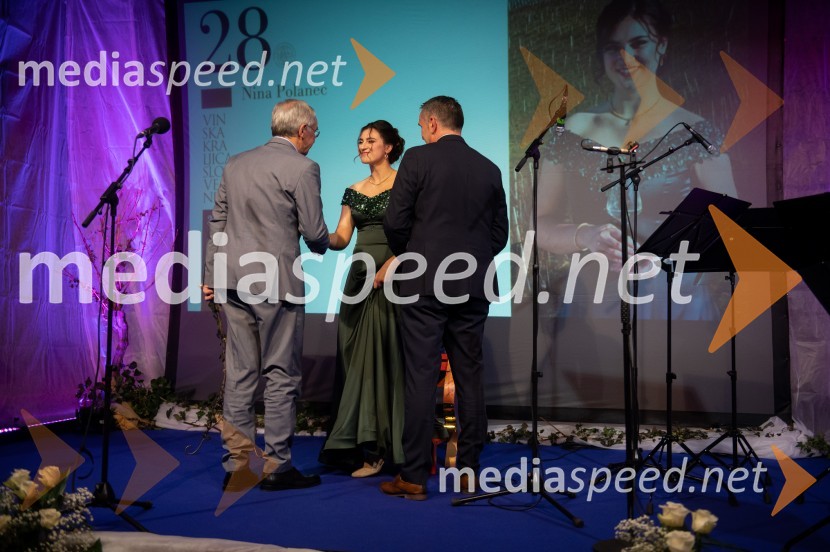  Nina  Polanec, 28. Vinska kraljica Slovenije 2025Nina Polanec okronana za 28. Vinsko kraljico Slovenije
