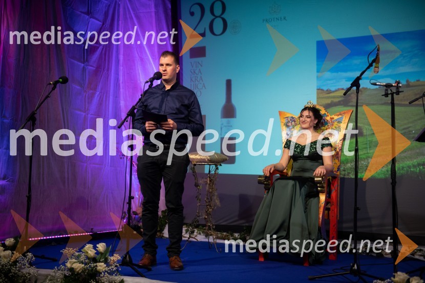  ... ;  Nina  Polanec, 28. Vinska kraljica Slovenije 2025Nina Polanec okronana za 28. Vinsko kraljico Slovenije