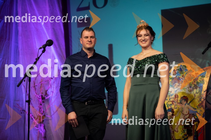 ... ;  Nina  Polanec, 28. Vinska kraljica Slovenije 2025Nina Polanec okronana za 28. Vinsko kraljico Slovenije