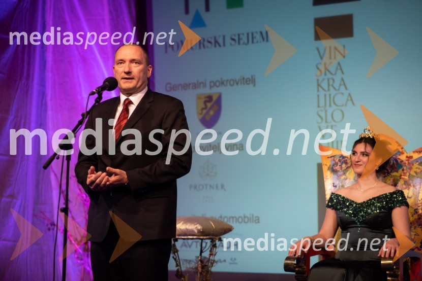  ... ;  Nina  Polanec, 28. Vinska kraljica Slovenije 2025Nina Polanec okronana za 28. Vinsko kraljico Slovenije