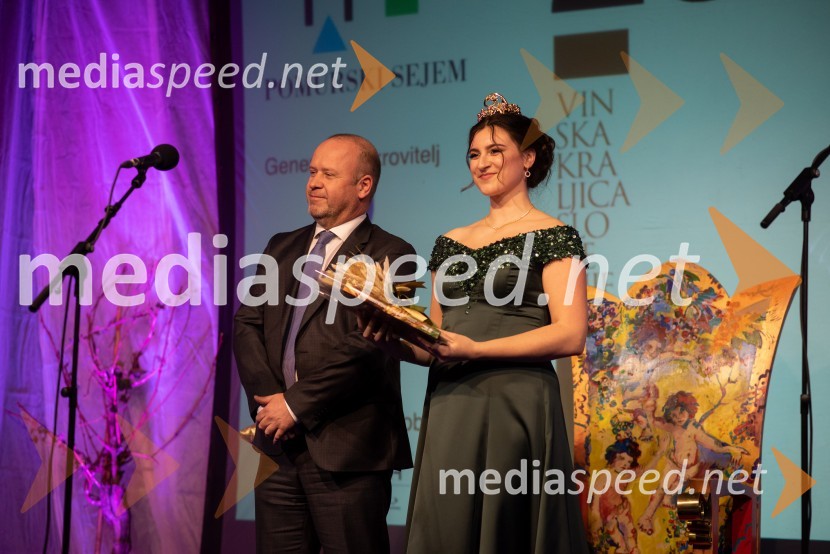  ... ;  Nina  Polanec, 28. Vinska kraljica Slovenije 2025Nina Polanec okronana za 28. Vinsko kraljico Slovenije