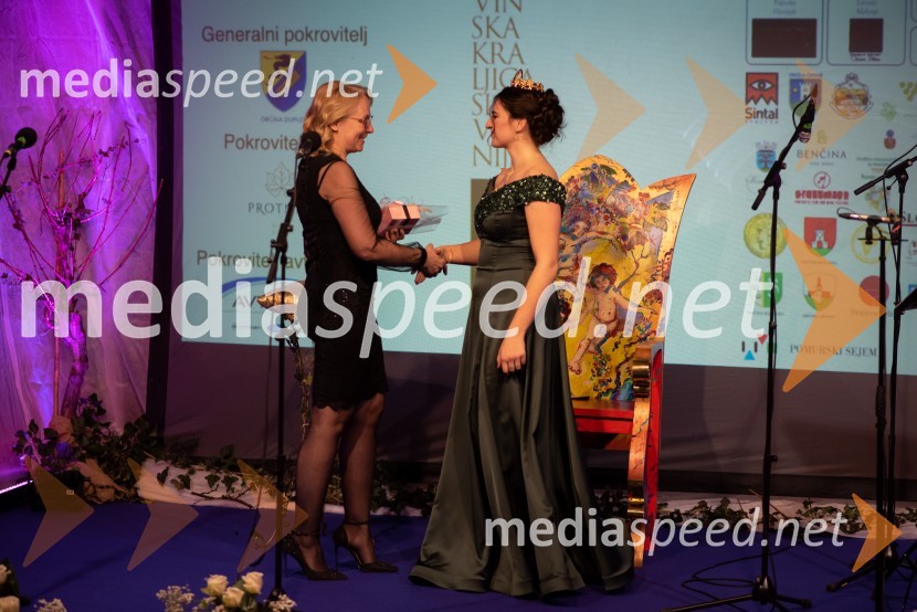 mag. Tjaša Kos, vinogradništvo Kos, Vinska kraljica Slovenije 2002;  Nina  Polanec, 28. Vinska kraljica Slovenije 2025Nina Polanec okronana za 28. Vinsko kraljico Slovenije