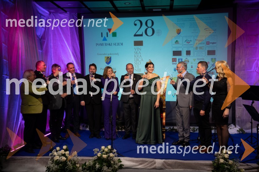 Nina Polanec okronana za 28. Vinsko kraljico Slovenije