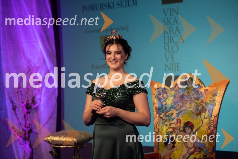  Nina  Polanec, 28. Vinska kraljica Slovenije 2025Nina Polanec okronana za 28. Vinsko kraljico Slovenije