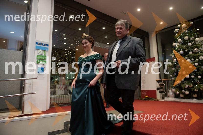  Nina  Polanec, 28. Vinska kraljica Slovenije 2025;  Dušan Rajh, Avto Rajh d.o.o. Ljutomer - Murska SobotaNina Polanec okronana za 28. Vinsko kraljico Slovenije