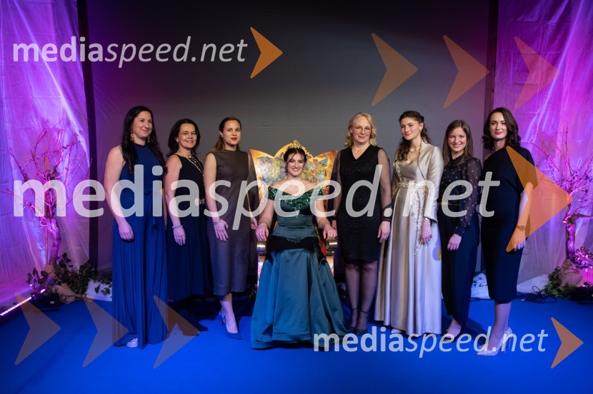 Nina Polanec okronana za 28. Vinsko kraljico Slovenije