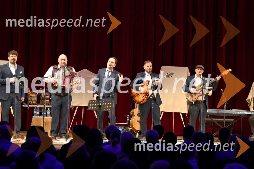  Sergije Lugovski, pevec;  Rok Švab, glasbenik, skupina Modrijani;  Blaž Švab, pevec, skupina Modrijani, voditelj;  Peter Oset, glasbenik, skupina Modrijani;  Franjo  Oset, glasbenik, skupina ModrijaniModrijani, koncert ob 25-letnici glasbene poti