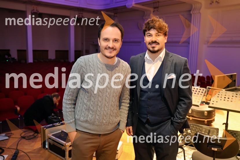  Blaž Švab, pevec, skupina Modrijani, voditelj;  Sergije Lugovski, pevecModrijani, koncert ob 25-letnici glasbene poti