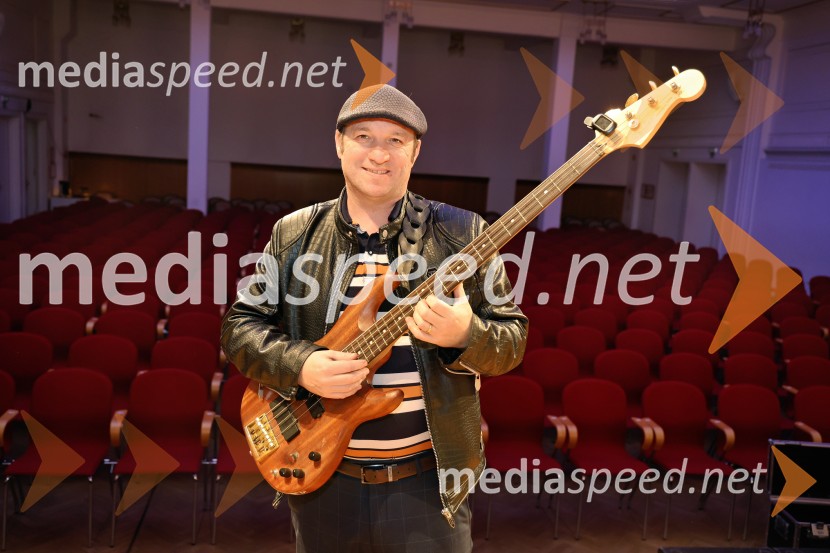  Franjo  Oset, glasbenik, skupina ModrijaniModrijani, koncert ob 25-letnici glasbene poti