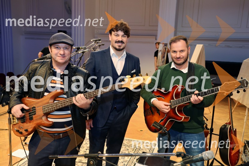  Peter Oset, glasbenik, skupina Modrijani;  Sergije Lugovski, pevec;  Peter Oset, glasbenik, skupina ModrijaniModrijani, koncert ob 25-letnici glasbene poti