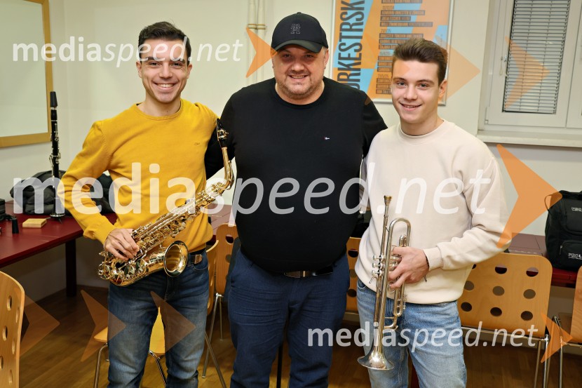  ... ;  Rok Švab, glasbenik, skupina Modrijani;  ... Modrijani, koncert ob 25-letnici glasbene poti