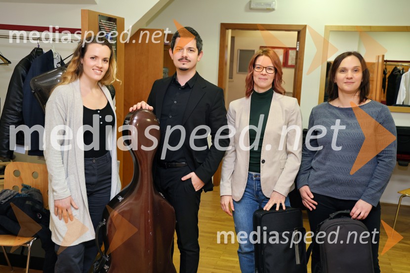  Metka Udovč;  ... ;  ... ;  ... Modrijani, koncert ob 25-letnici glasbene poti