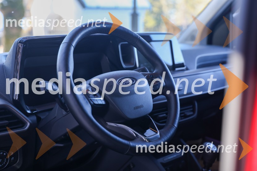 FORD Transit courier TREND