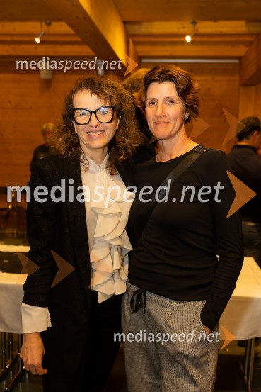  Polona Lovšin, vodja komunikacij, Riko d.o.o.;  ... Iskrivo v živo: gost v skednju Škrabčeve domačije zasl. prof. dr. Danilo Türk