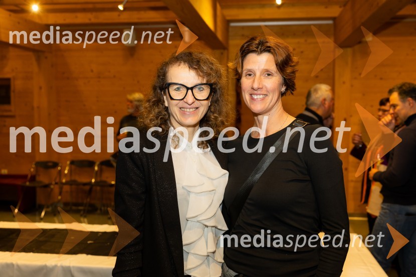  Polona Lovšin, vodja komunikacij, Riko d.o.o.;  ... Iskrivo v živo: gost v skednju Škrabčeve domačije zasl. prof. dr. Danilo Türk