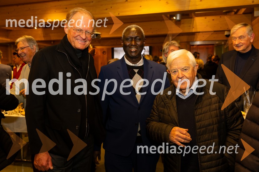  Janez  Škrabec, direktor Riko d.o.o.;  ... ;  Milan Kučan, nekdanji predsednik Republike Slovenije;  Danilo Türk, nekdanji predsednik Republike SlovenijeIskrivo v živo: gost v skednju Škrabčeve domačije zasl. prof. dr. Danilo Türk