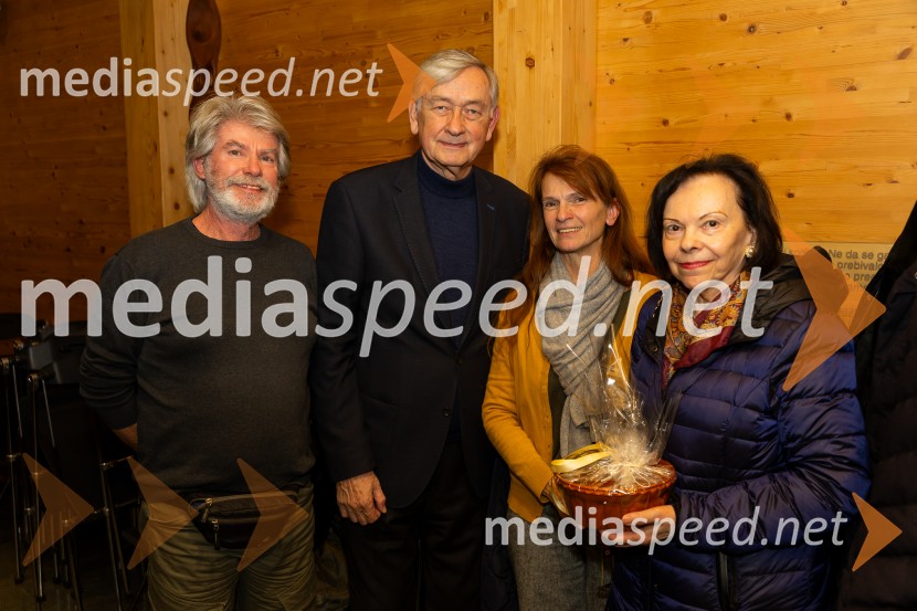  ... ;  Pavel Mihelčič, skladatelj;  ... ;  Barbara Miklič TürkIskrivo v živo: gost v skednju Škrabčeve domačije zasl. prof. dr. Danilo Türk