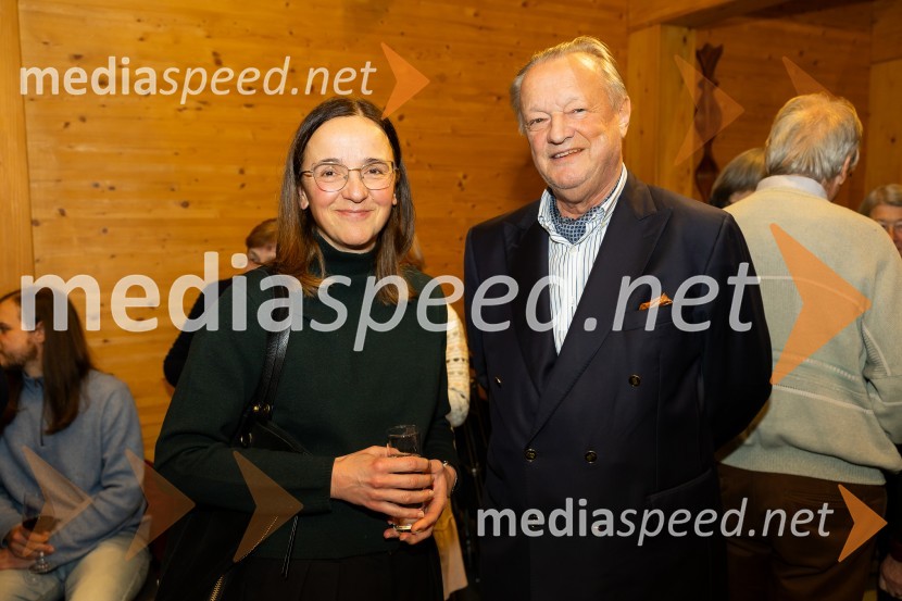  Tanja Rupnik, vodja poslovnega razvoja za Evropo, Riko d.o.o.;  Anton Papež, globalni vodja in soustanovitelj podjetja InterenergoIskrivo v živo: gost v skednju Škrabčeve domačije zasl. prof. dr. Danilo Türk