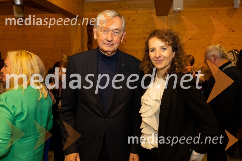  Danilo Türk, nekdanji predsednik Republike Slovenije;  Polona Lovšin, vodja komunikacij, Riko d.o.o.Iskrivo v živo: gost v skednju Škrabčeve domačije zasl. prof. dr. Danilo Türk