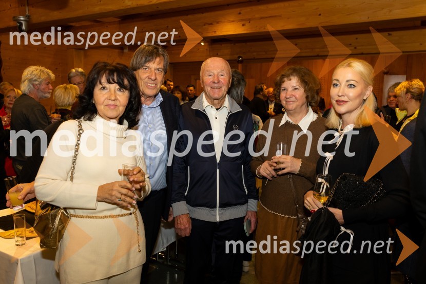  ... ; Prof. dr. Marjeta Zorc, dr. med., Kardiološka ordinacija Medicor;  ... ;  Božo Dimnik, lobist in poslovnež, častni konzul Hrvaške;  ... ;  ... ;  ... Iskrivo v živo: gost v skednju Škrabčeve domačije zasl. prof. dr. Danilo Türk