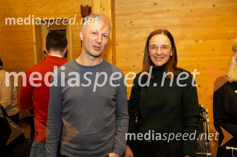  ... ;  Tanja Rupnik, vodja poslovnega razvoja za Evropo, Riko d.o.o.Iskrivo v živo: gost v skednju Škrabčeve domačije zasl. prof. dr. Danilo Türk