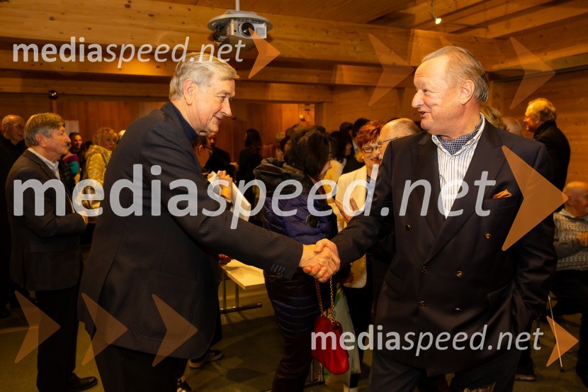  Danilo Türk, nekdanji predsednik Republike Slovenije;  Anton Papež, globalni vodja in soustanovitelj podjetja InterenergoIskrivo v živo: gost v skednju Škrabčeve domačije zasl. prof. dr. Danilo Türk