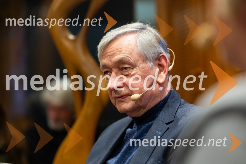  Danilo Türk, nekdanji predsednik Republike SlovenijeIskrivo v živo: gost v skednju Škrabčeve domačije zasl. prof. dr. Danilo Türk